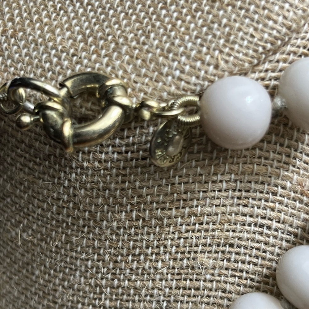 Elegant Cream Beaded Necklace with Elephant Pendant 165 grams - Picture 2 of 9